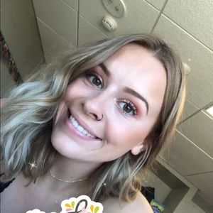 Meet your Posher, Emily